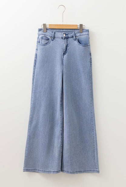 Belle Bottom Light-Wash Flares